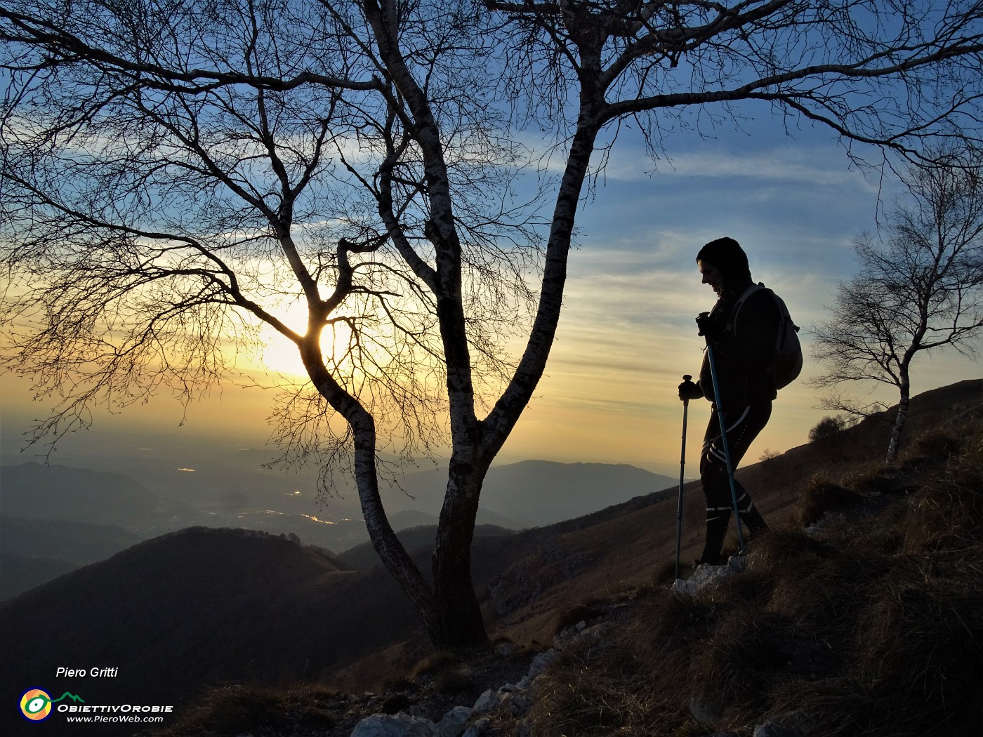 06 Scendiamo godendo luce e colori del tramonto.JPG